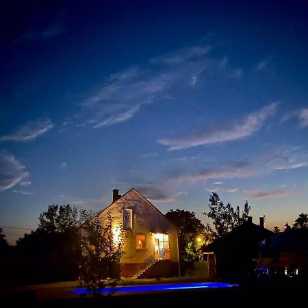 Arokto River House - Luxury House On The Border Of The Tisza River מראה חיצוני תמונה