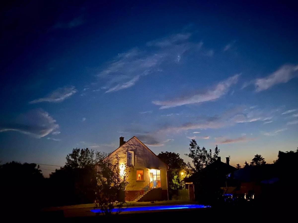 Arokto River House - Luxury House On The Border Of The Tisza River מראה חיצוני תמונה